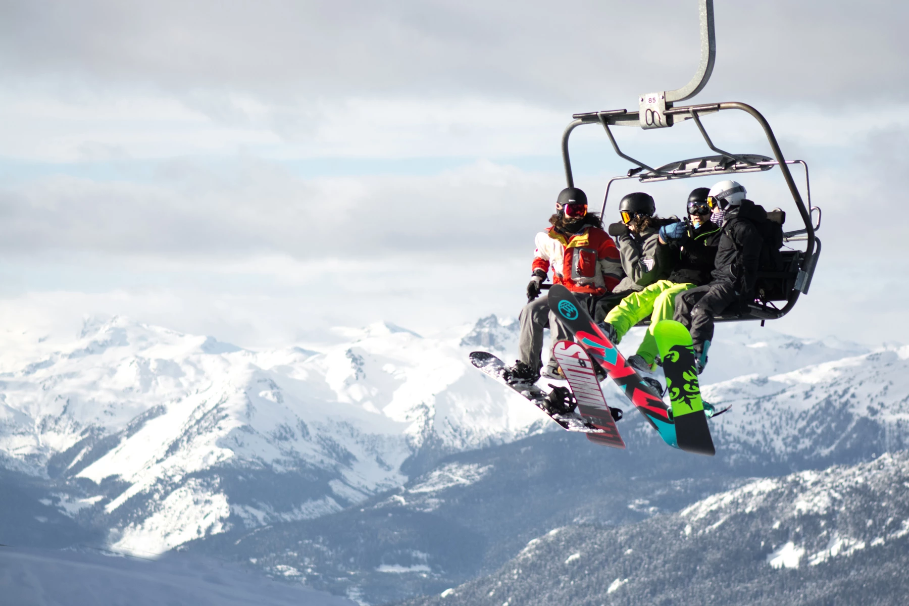the-best-worldwide-destinations-for-skiing-and-snowboarding.jpg