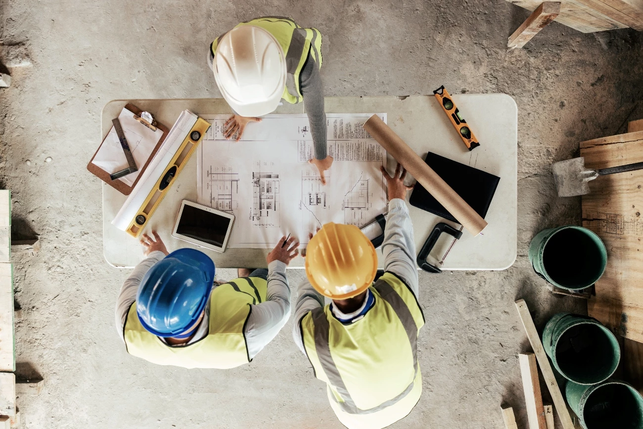 Contractor Discussing Marketing Operations